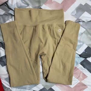 Curves and combatboots scrunch butt leggings